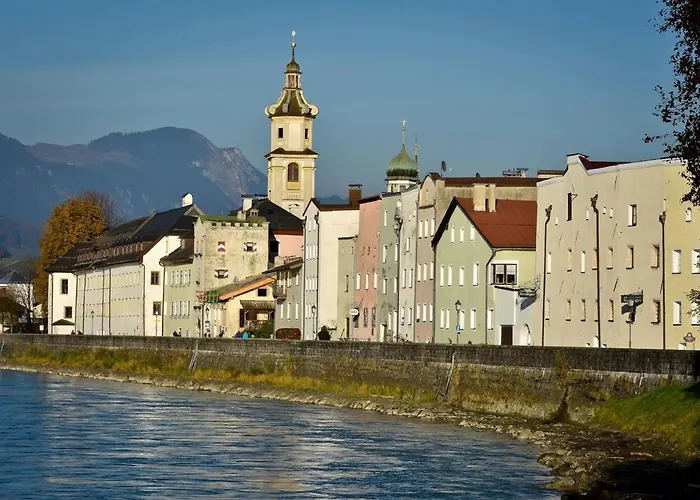 Haus Gschoesser アパート *